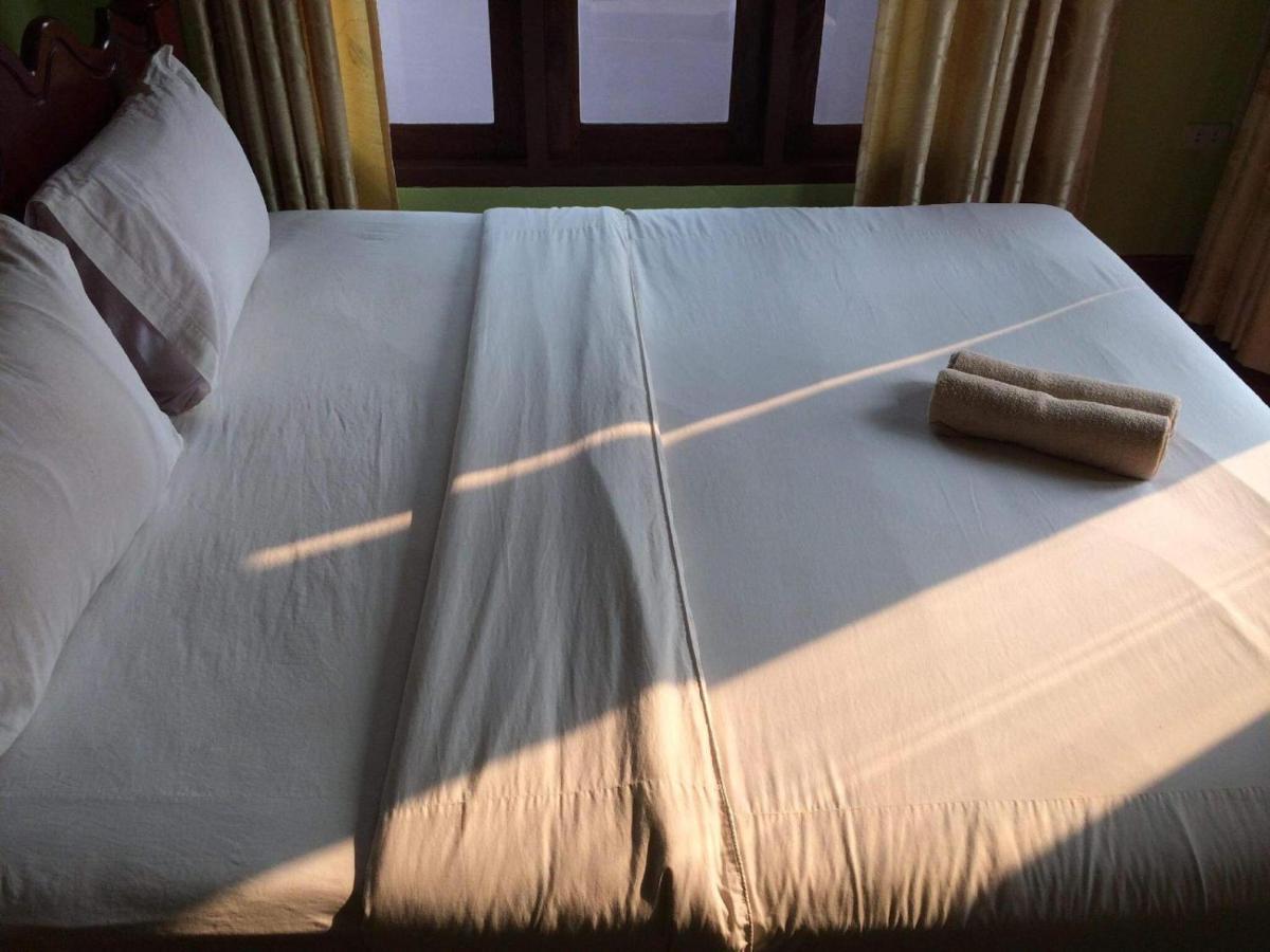 Vang Vieng Mountain View Hotel Exterior photo